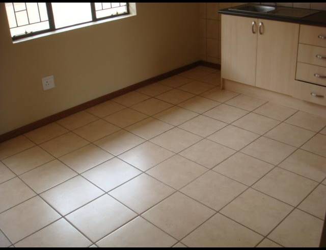 2 BEDROOM PROPERTY TO RENT IN DIE BULT